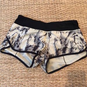 Lulu lemon speed short